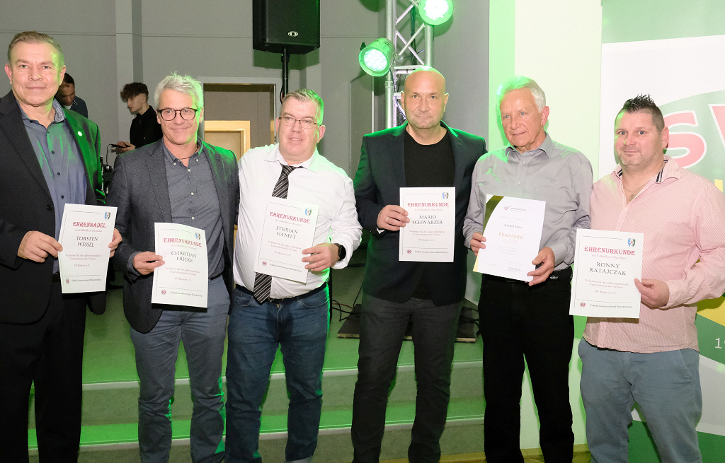 24 11 Sportlerball